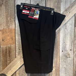 Iron Co. Men's Black Cargo Shorts